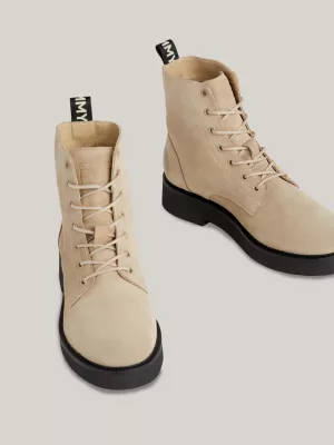 Botas de camurça com cadarço e fita de logo