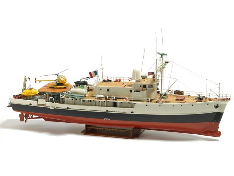 Billing Boats Bausatz Forschungsschiff Calypso, 940 mm 1:45 Vorbildgetreuer Ozeanforschungsschiff Modellbausatz