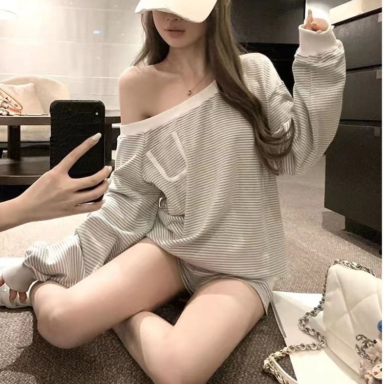 Girls Supply - Off Shoulder gestreepte cropped sweatshirt