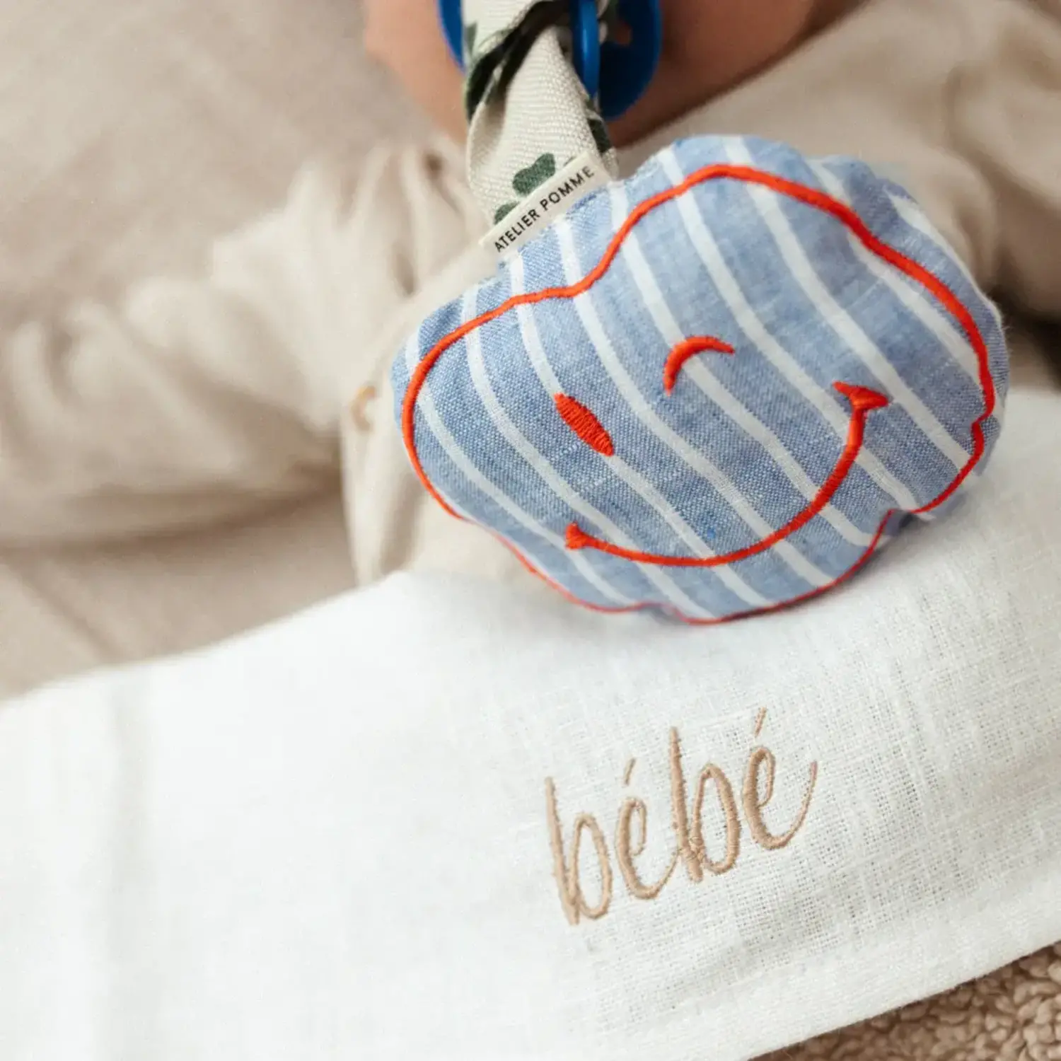 Atelier Pomme | Pacifier Cloth | Pomme | Lovely linen | L’ Amour