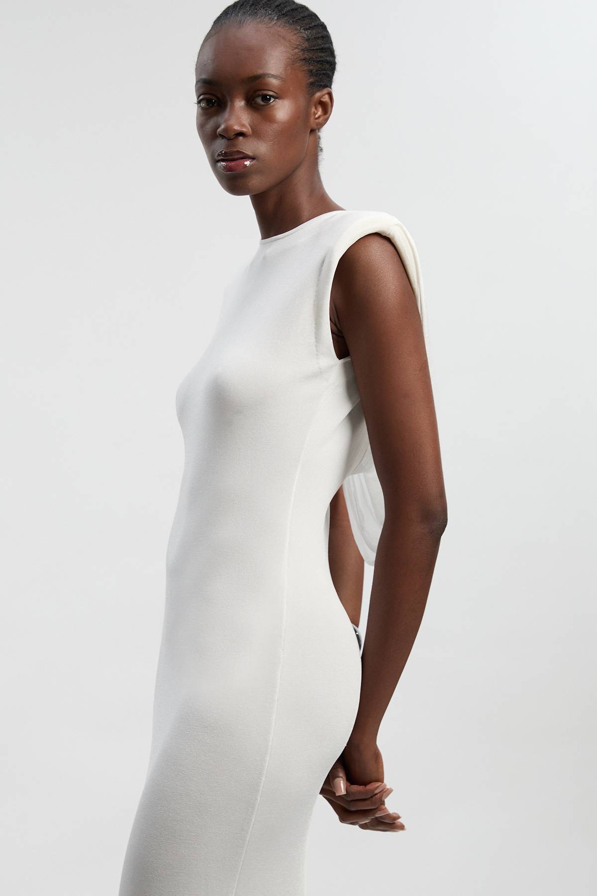 KarenMillen Robe Longue Tricotée à Dos Plongeant et Drapé Fluide en Mélange Viscose