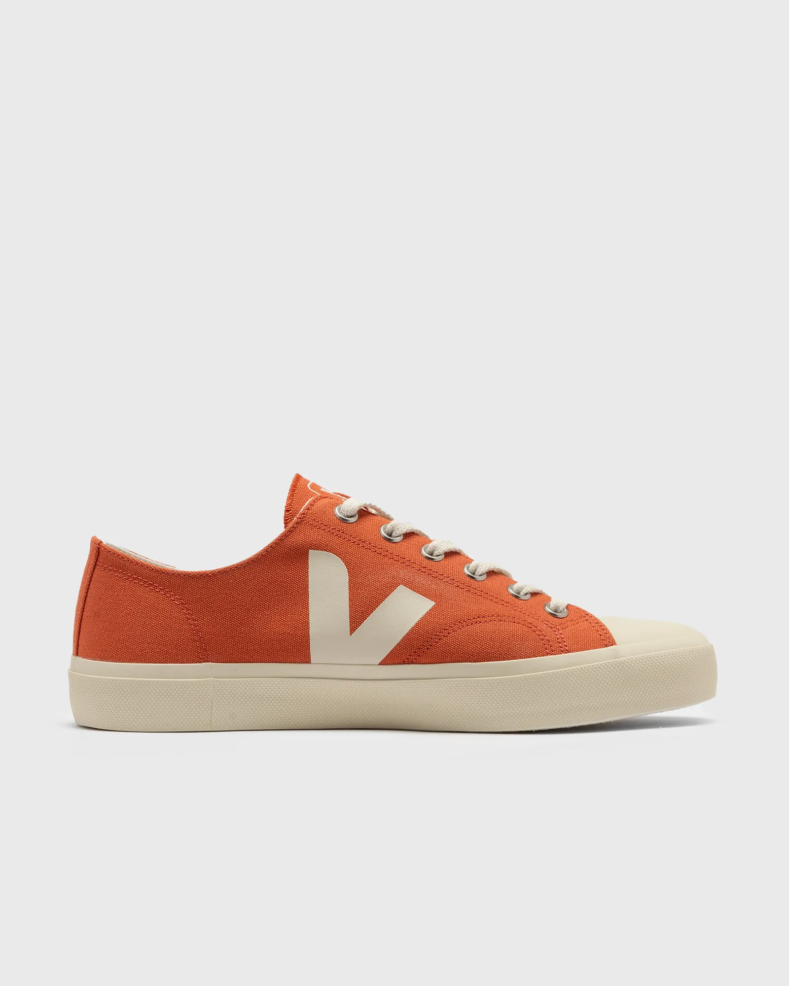 Veja WATA II LOW CANVAS