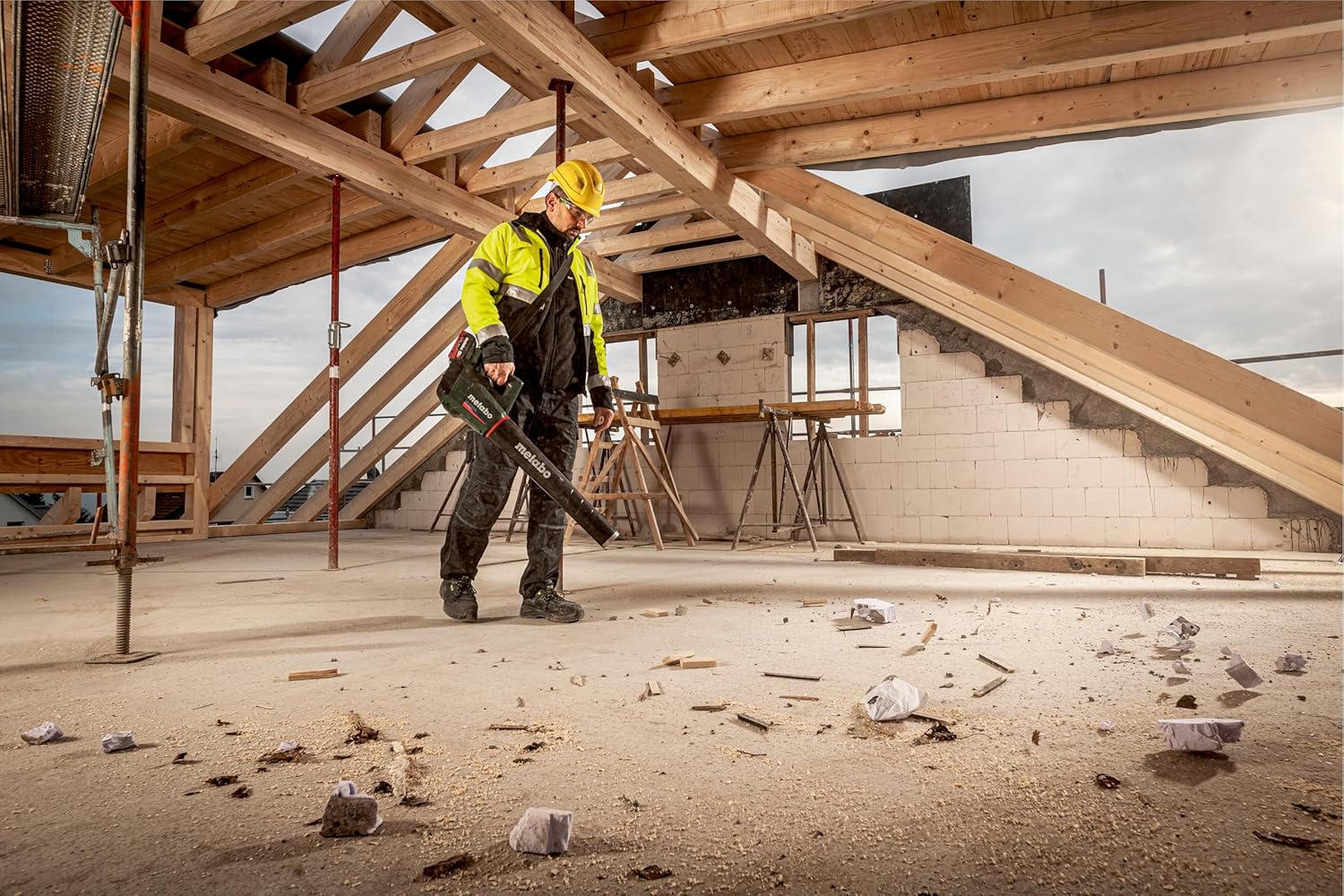 metabo Akku-Laubbläser LB 18 LTX BL – 601607650 – 18 V – Leiser Akku-Laubbläser mit starkem Motor und konstanter Blaskraft – Inkl. 2 Akkus und Ladegerät