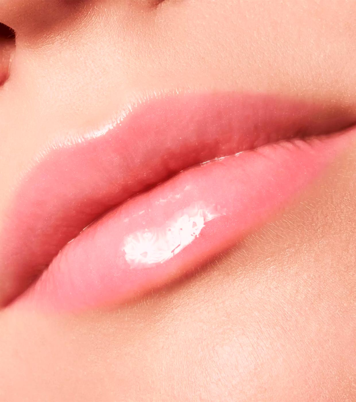 essence - Tratamento labial brilhante Super Balm - 01: Balmazing