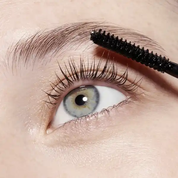 Curl Freeze Lash Styling Gel 010 Milky Black Tint