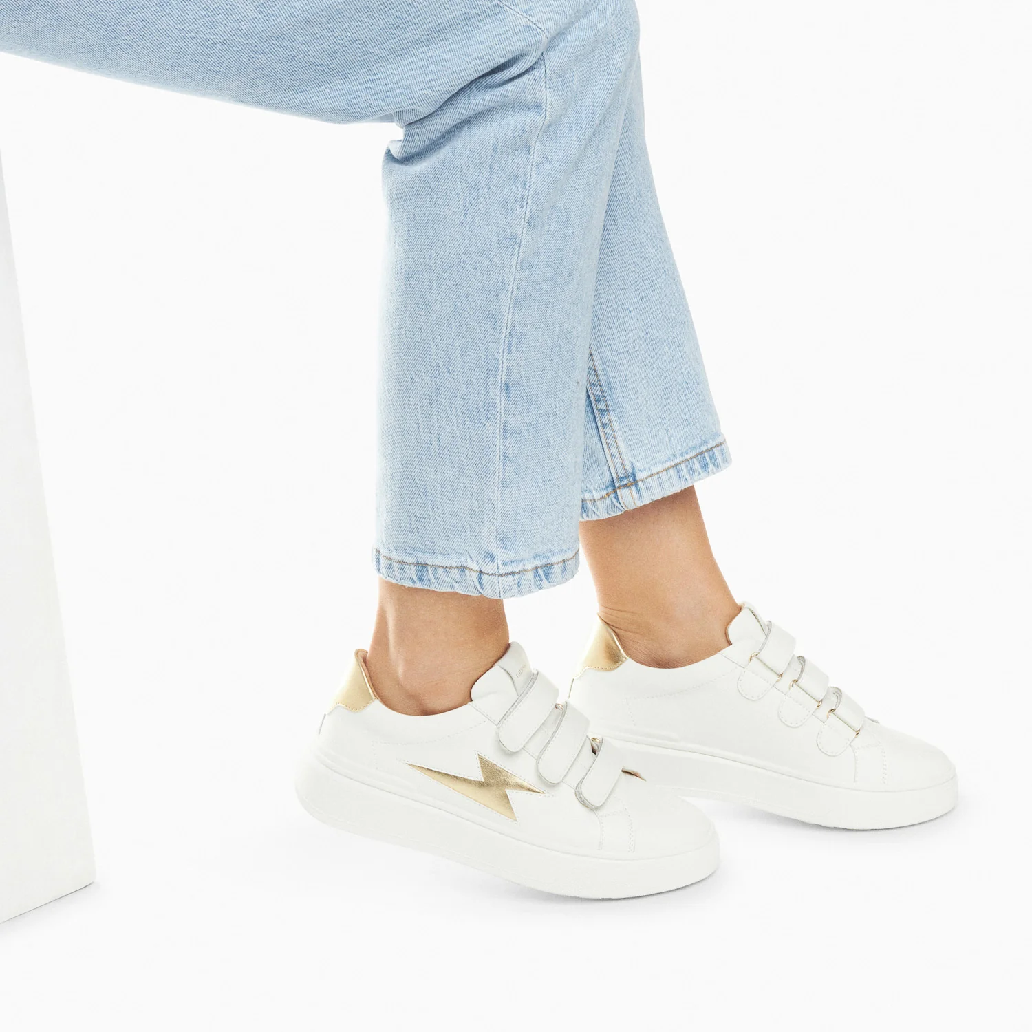 Sneakers-Baskets éclair Fanny blanc et or à scratchs
