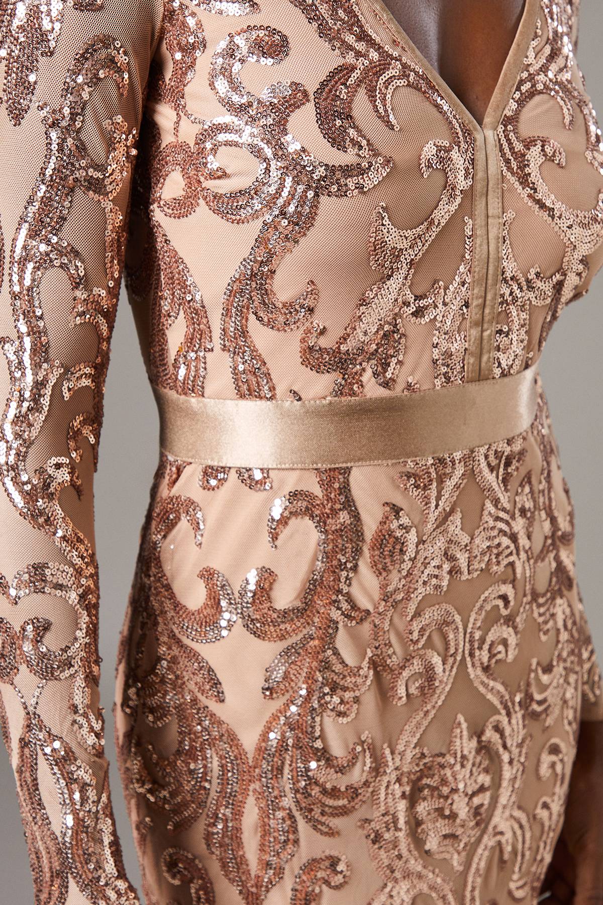 Coast Robe Longue à Manches Longues et Sequins