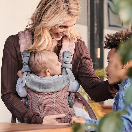 Porte-bébé Harmony   Rose poudré mesh 3D        de               BabyBjörn