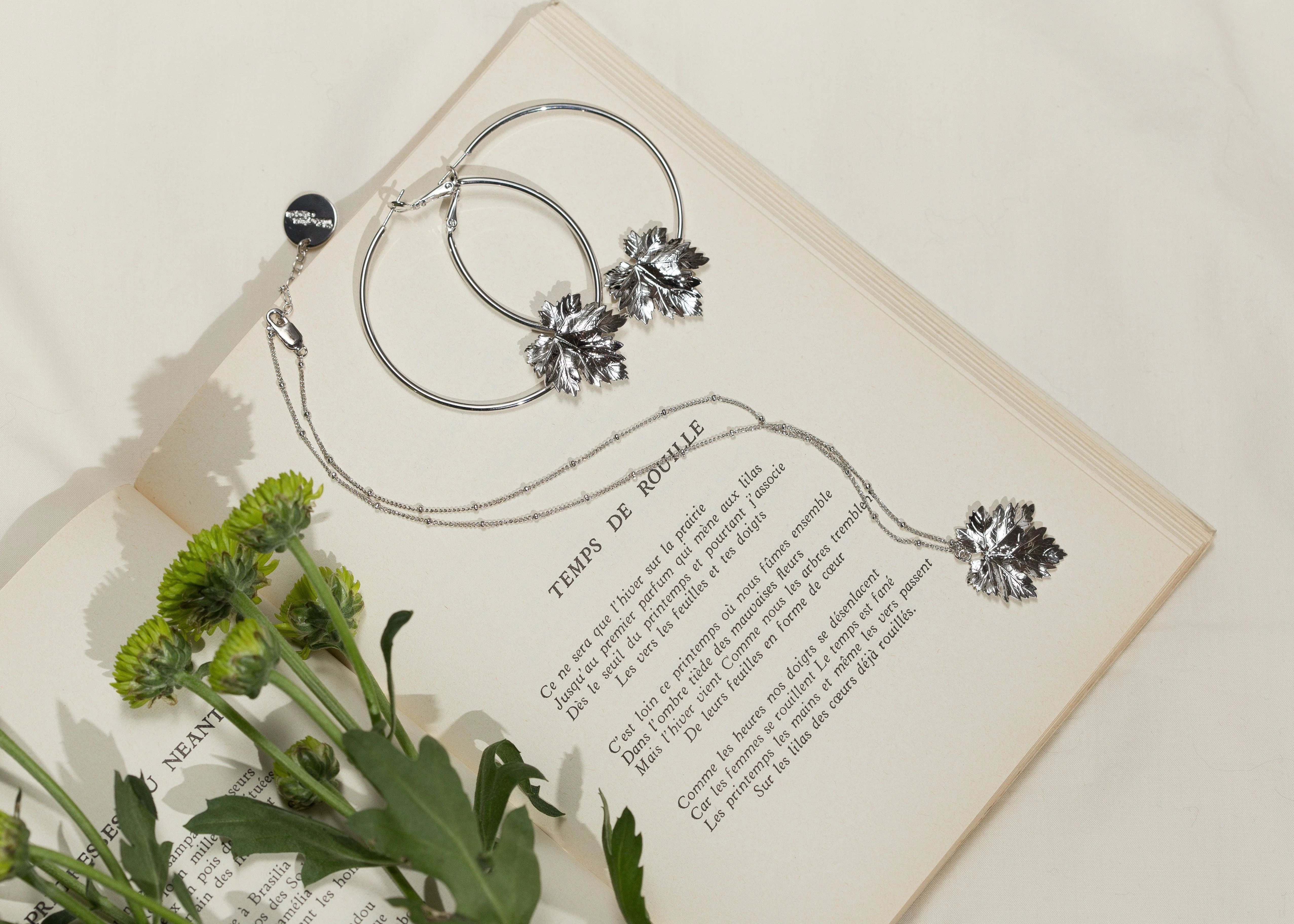 HÉRA - Boucles d'oreilles créoles feuilles plaqué argent | Argent