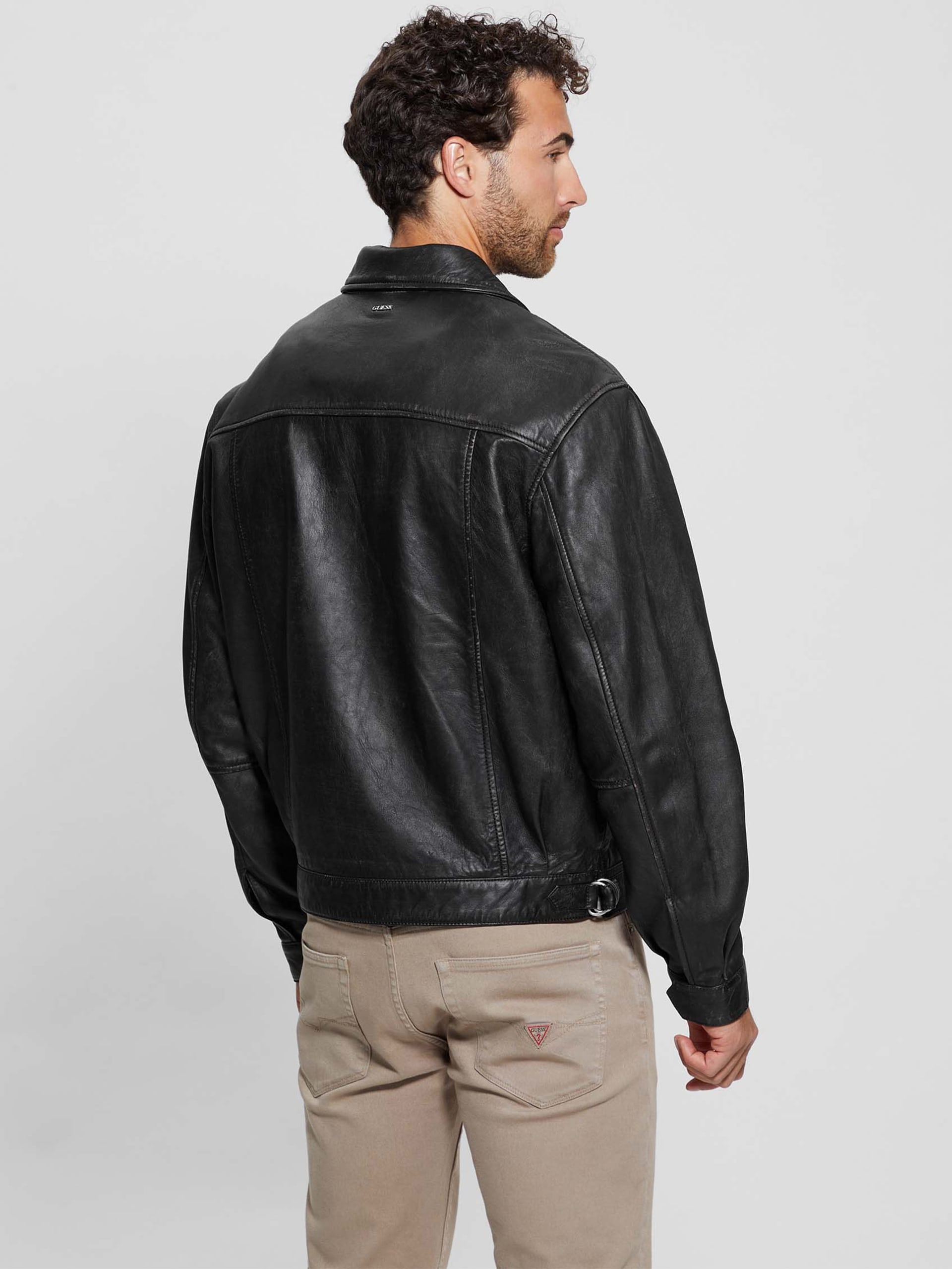 Jaqueta de couro estilo aviador com efeito desgastado