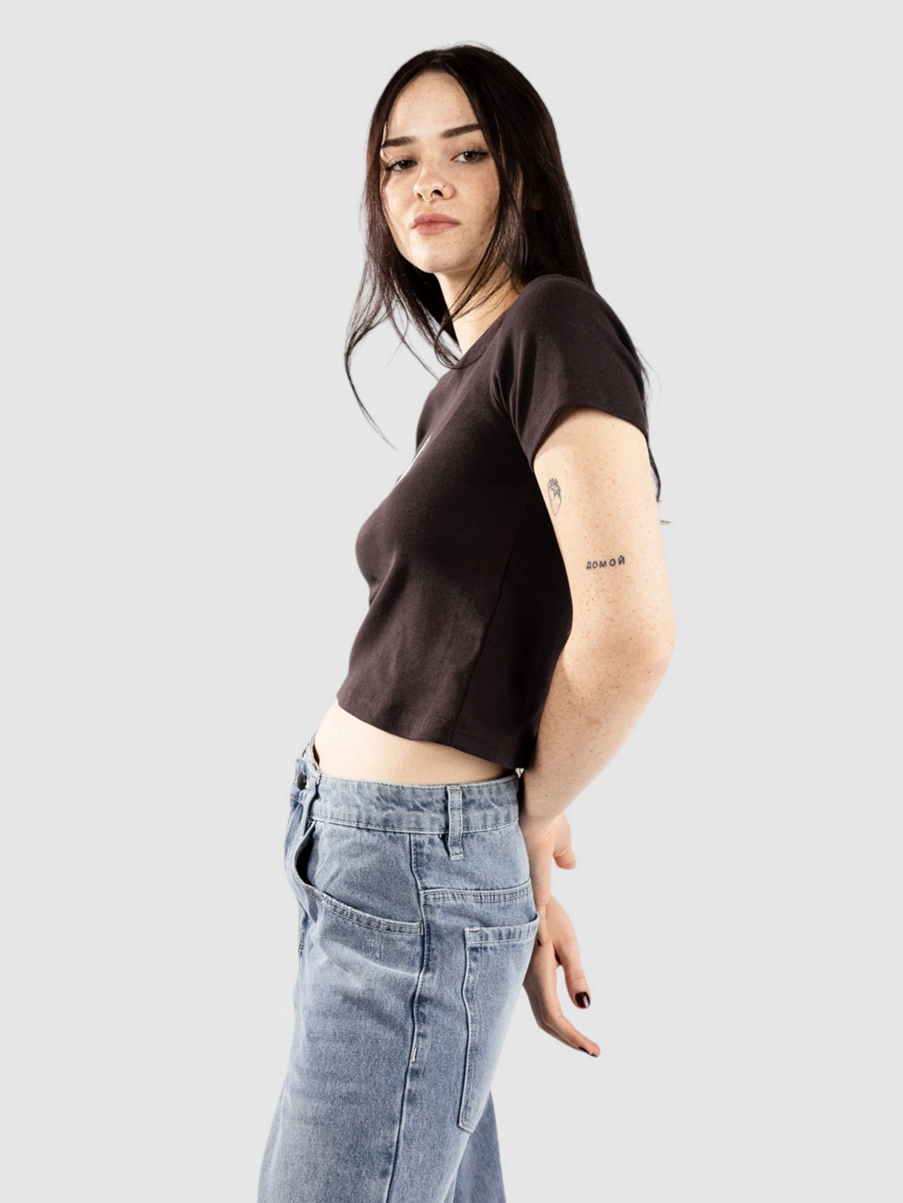 Santa Cruz Barbed Oval Dot Front T-Shirt ground coffee