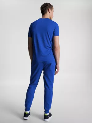 Camiseta esportiva essencial de corte justo