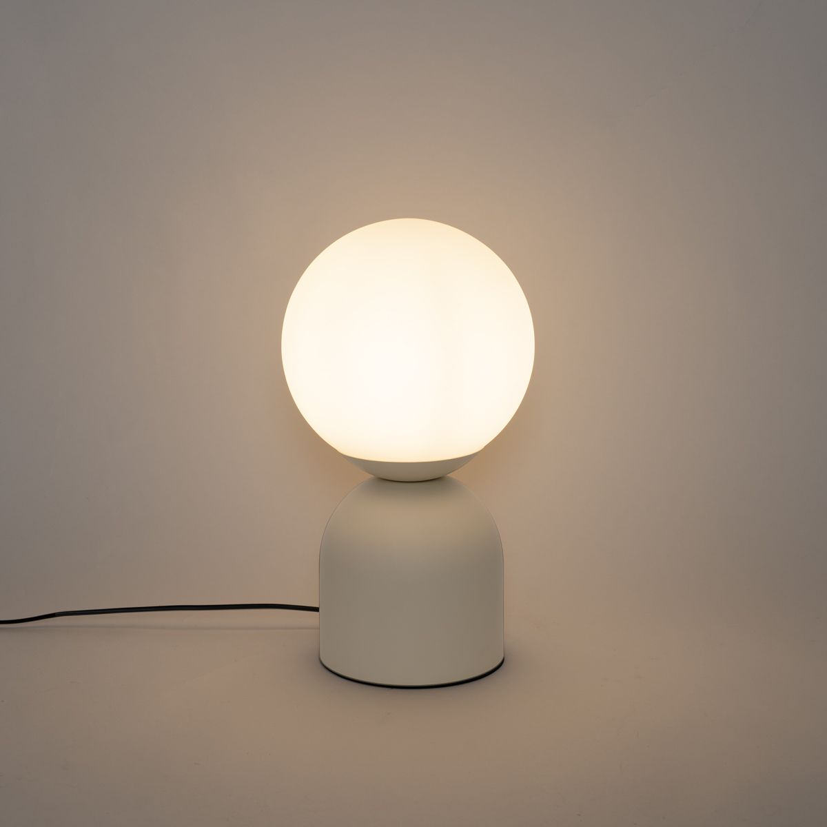 Hotel chique tafellamp beige met opaal glas - Pallon Trend