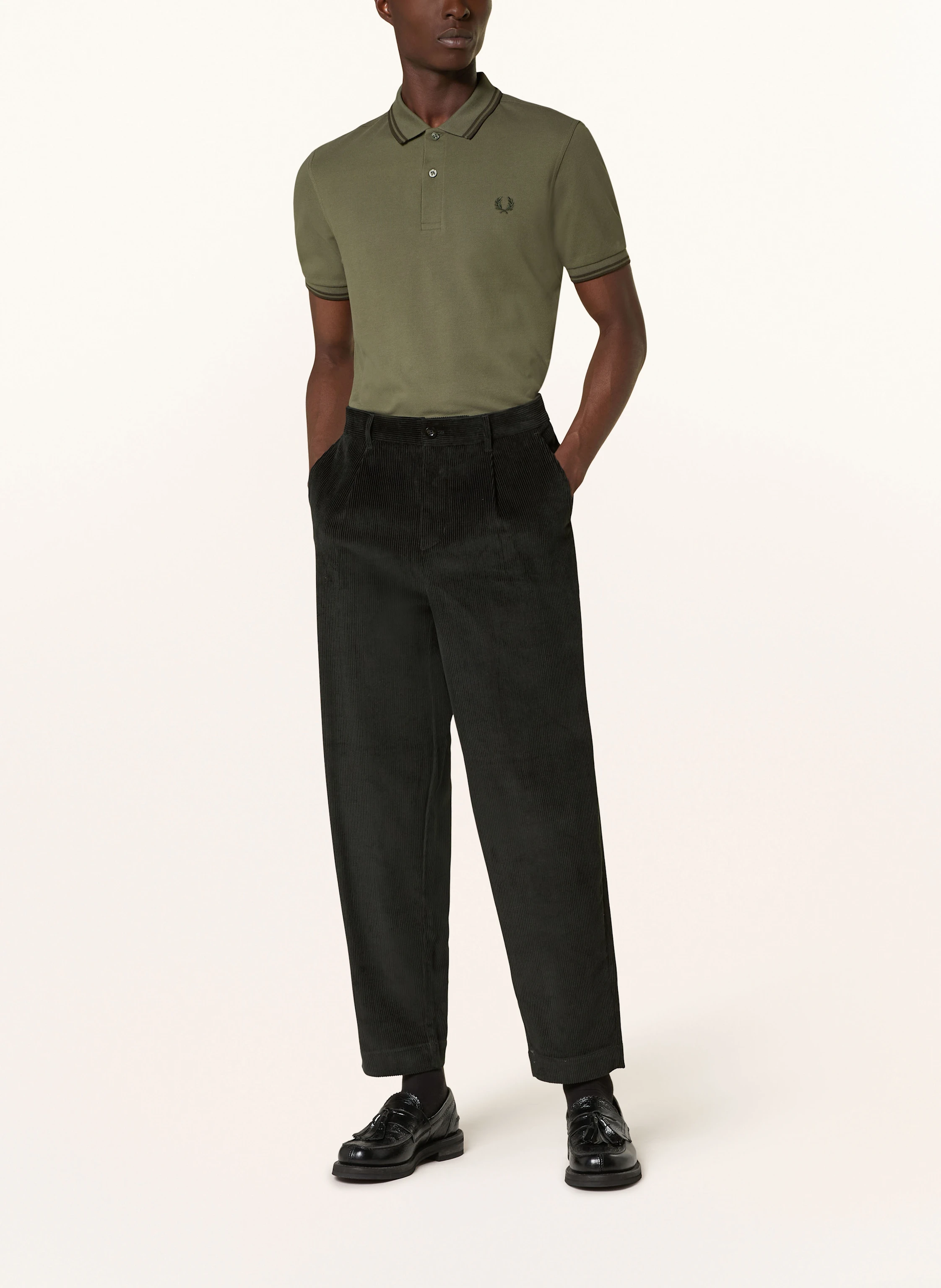 FRED PERRY Cordhose Tapered Fit