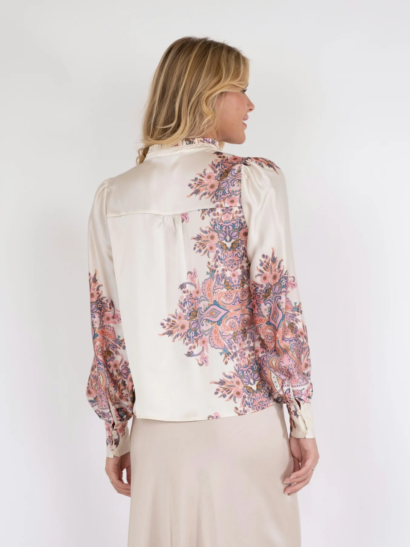 Neo Noir Massima Paisley Border Blouse light pink