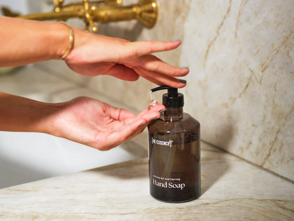 RE·ESSENCE  Glasdispenser til håndsæbe - 375 ml.