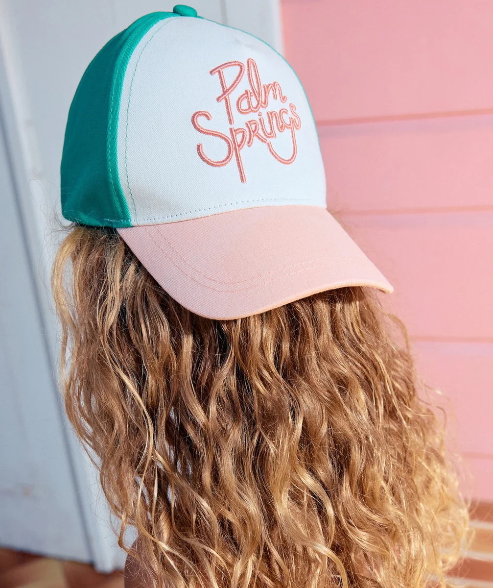 casquette fille rose et vert avec message brodé