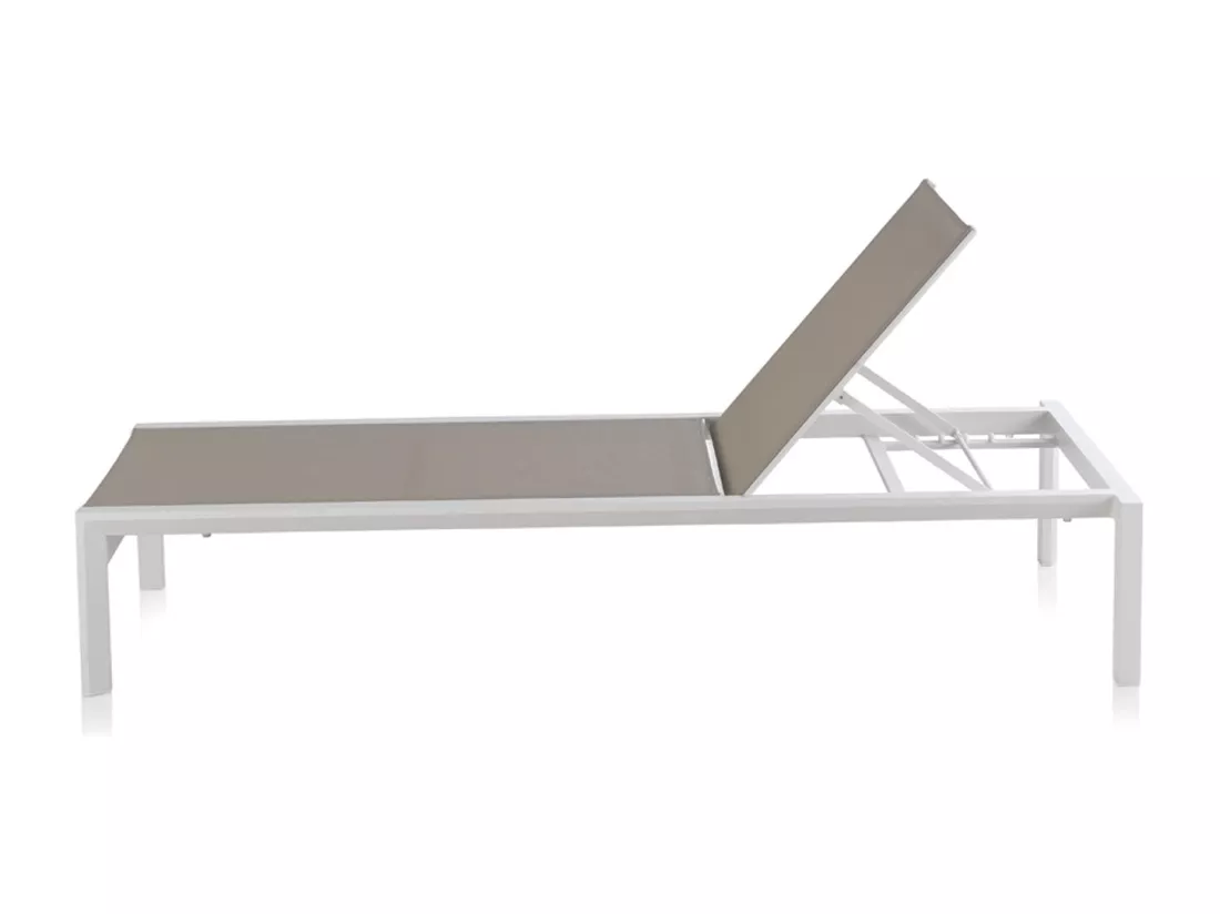 Transat en aluminium blanc avec toile plastifiée couleur taupe