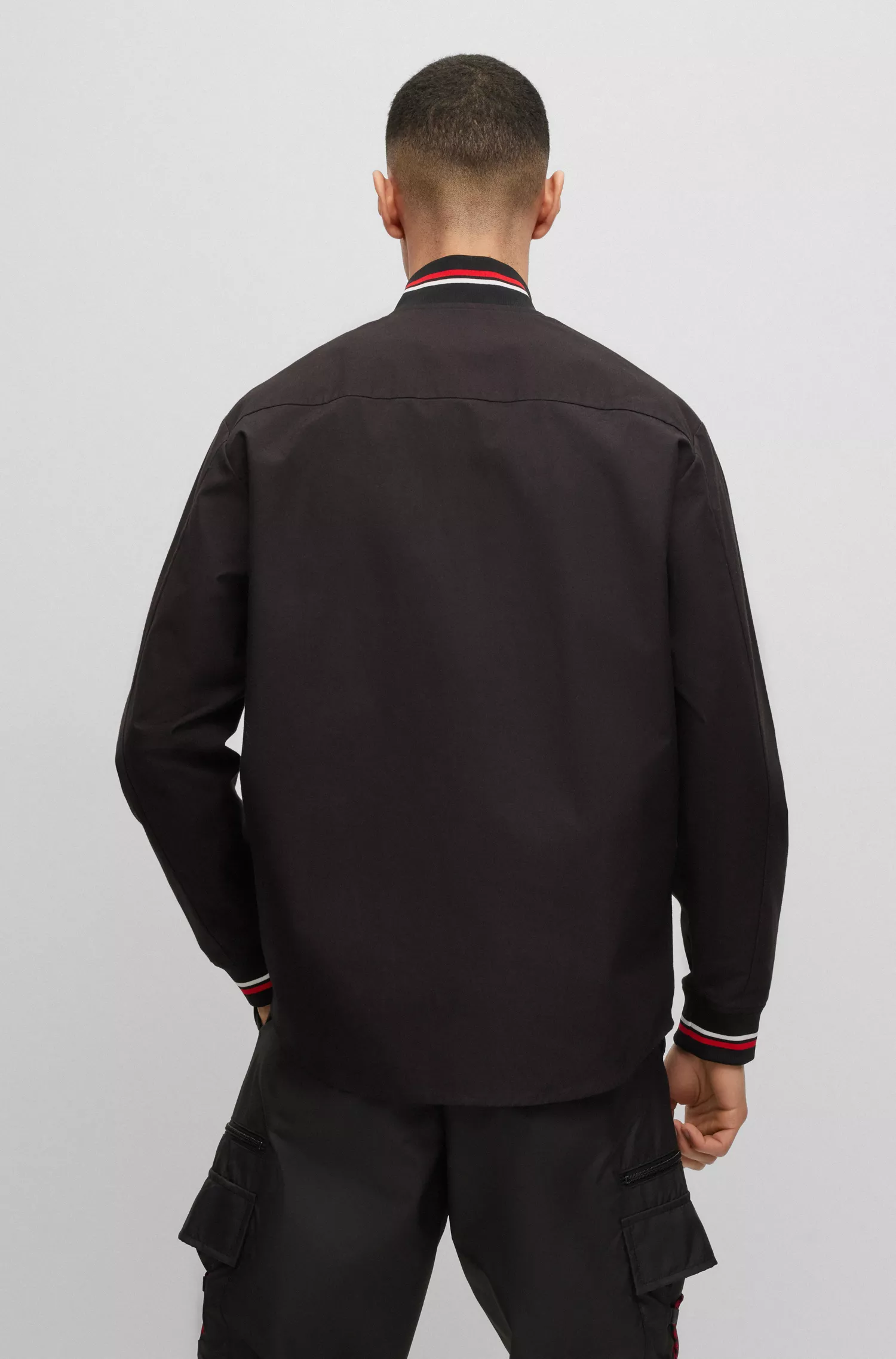 Sobretudo HUGO vermelho, de modelagem oversized e com zíper, em popeline de algodão com toque de papel.
