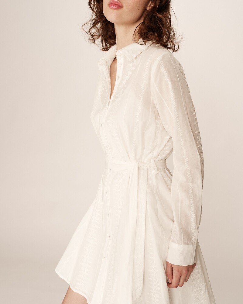 GRACE & MILA<br>Vestido curto bordado com mangas compridas PRALINÉ