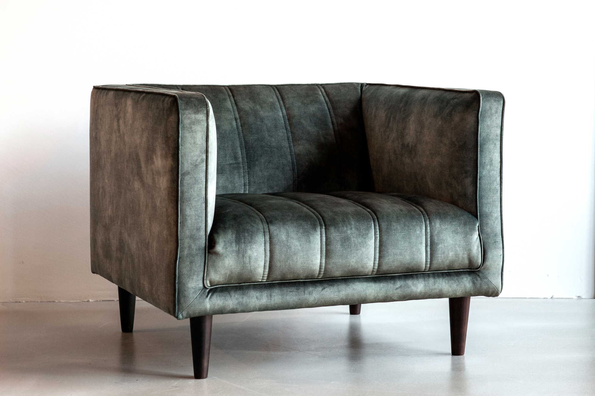 Bank Siem Sevn Loveseat