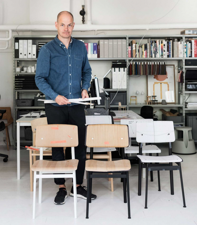 Muuto Loft gestoffeerde stoel zwart, stofsoort Steelcut 190