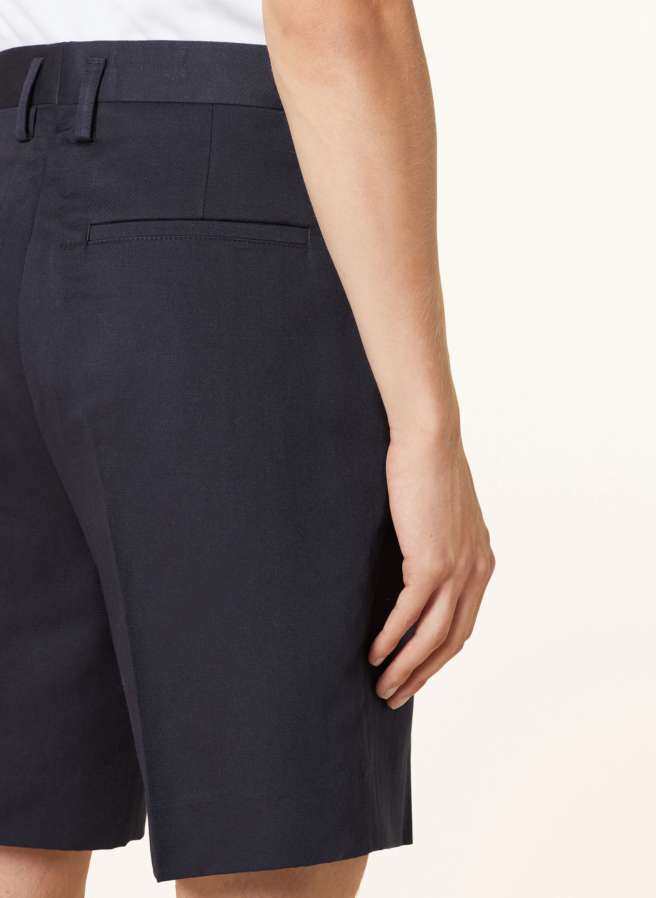 Filippa K Shorts mit Leinen