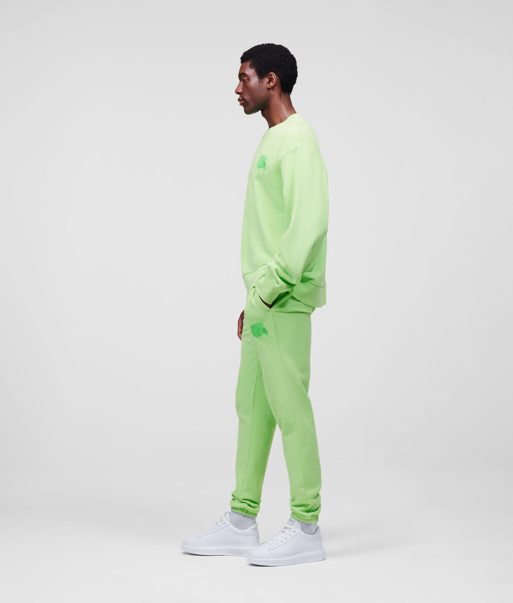 SWEAT-SHIRT TON SUR TON AVEC ÉCUSSON KARL IKONIK