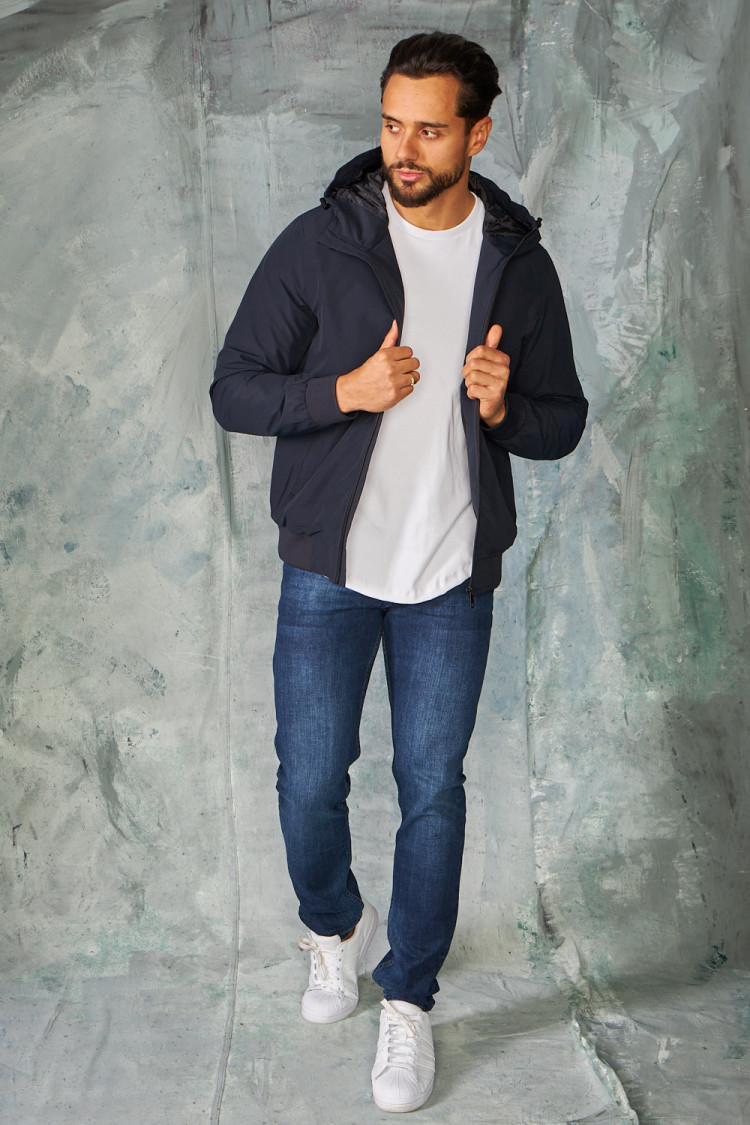 Veste à capuche bleue foncé