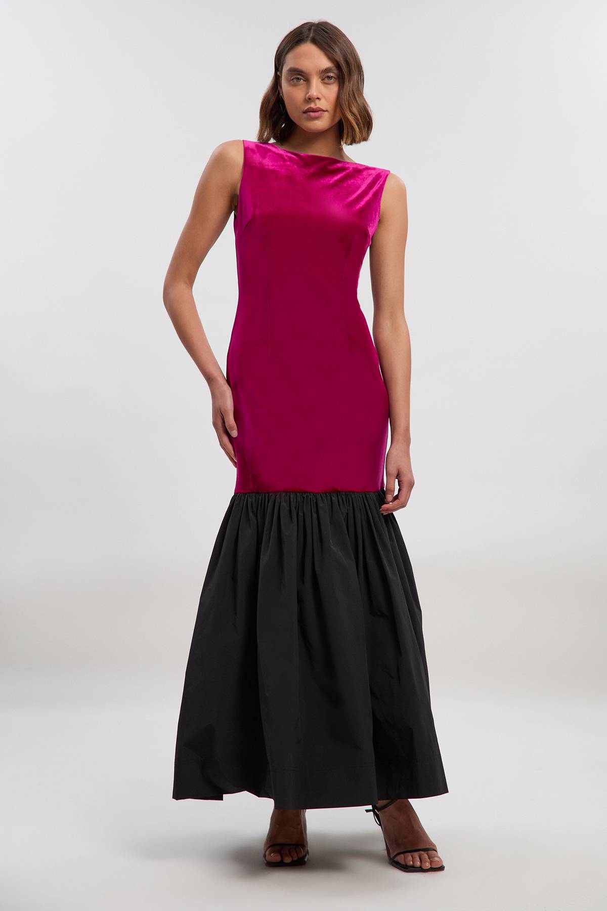 KarenMillen Robe Longue Sans Manches en Velours avec Taille Basse en Taffetas