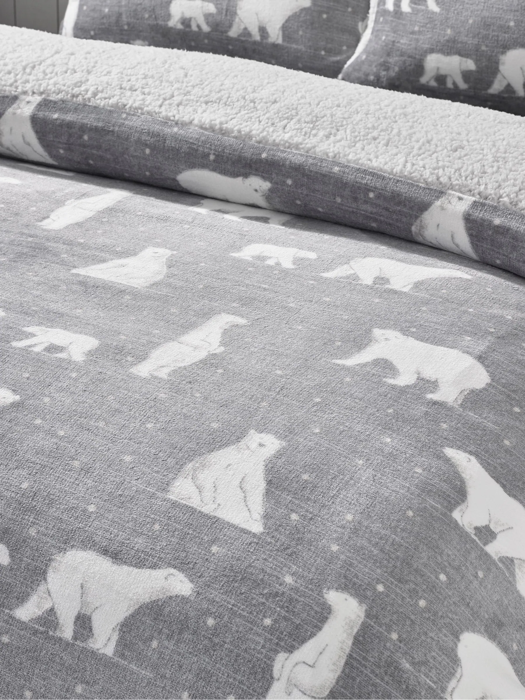 Catherine Lansfield Christmas Cosy Polar Bear Soft Sherpa Duvet Cover Set