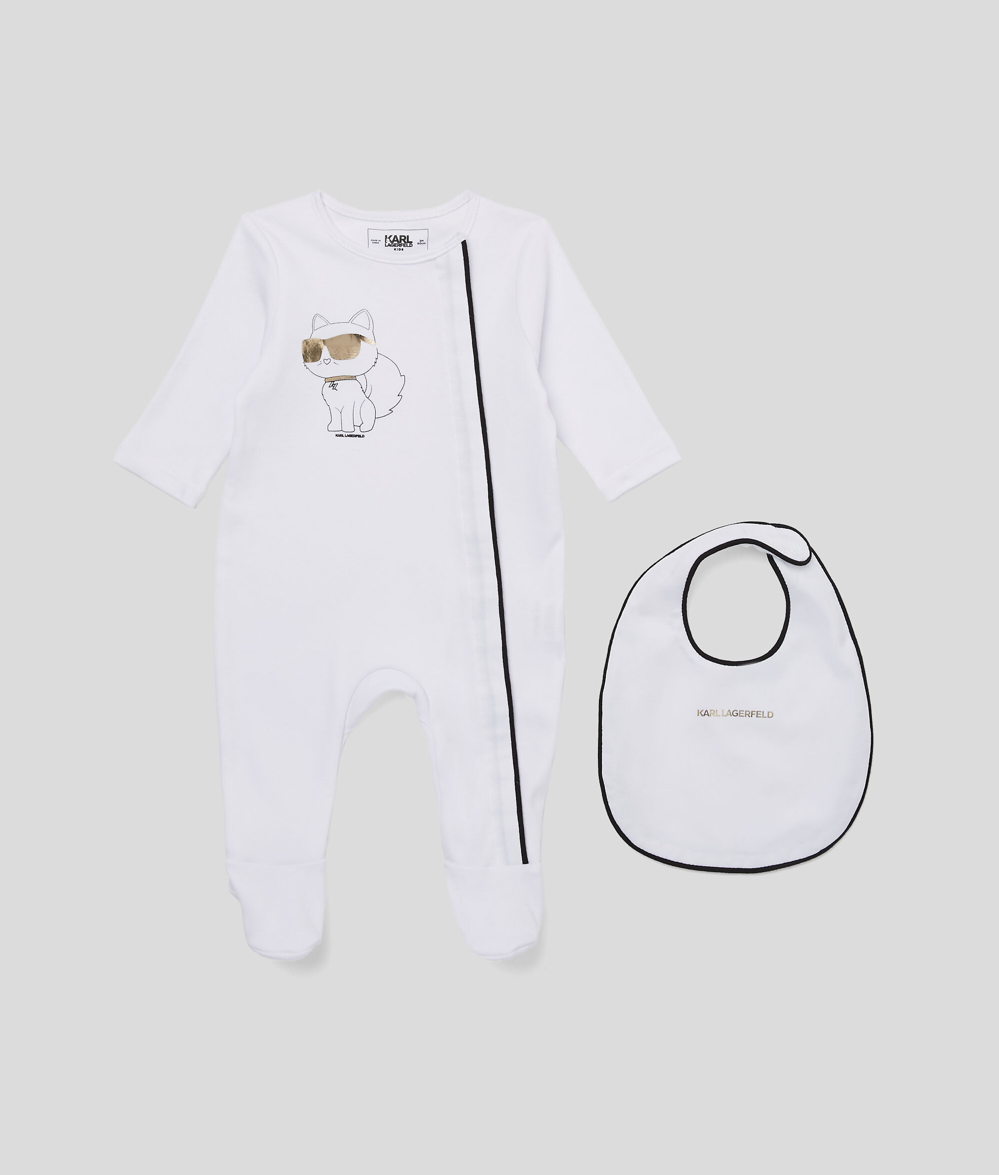 Pyjama pour bébé avec bavoir Choupette