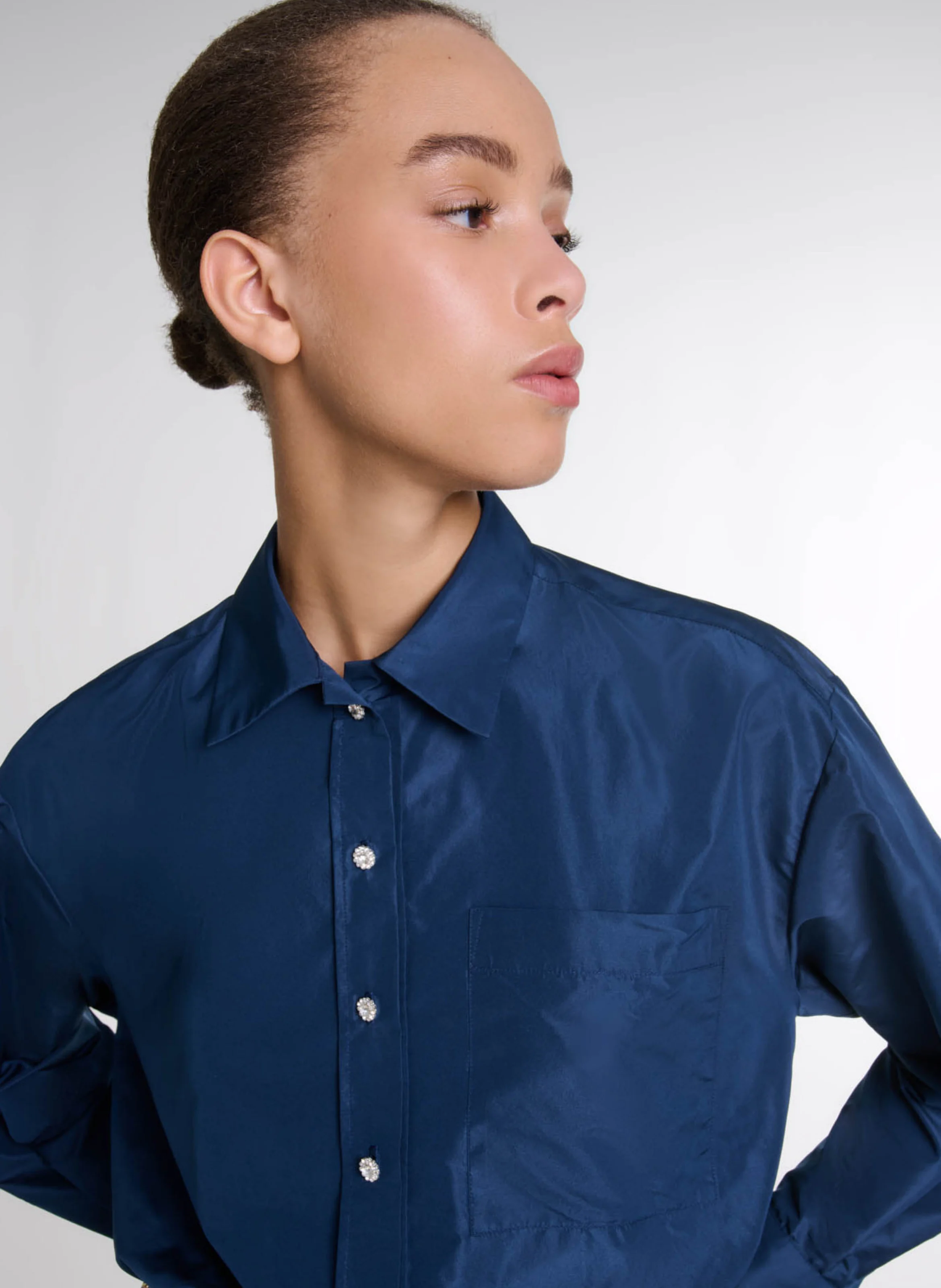 Chemise courte satinée| Bleu