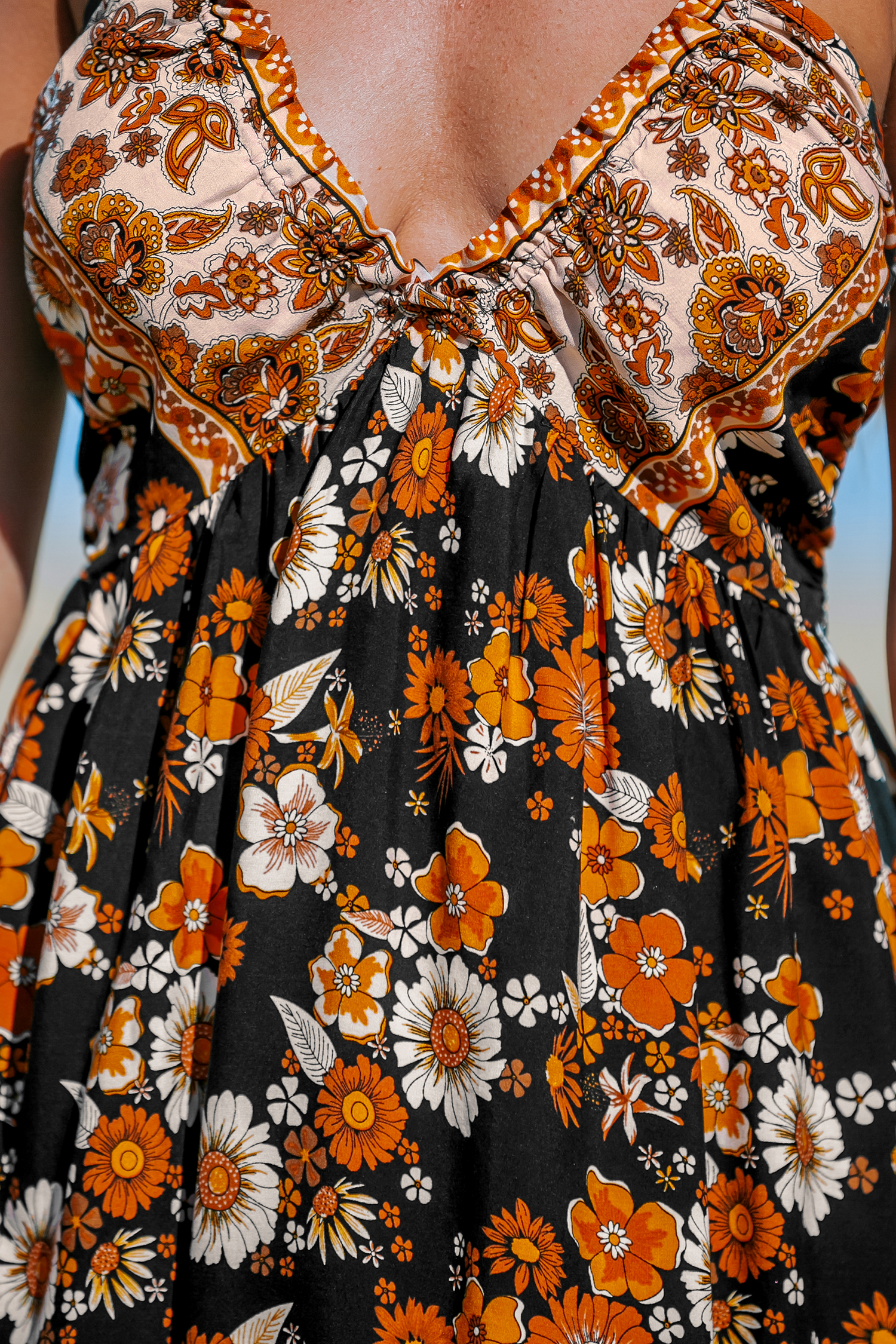 Robe mini à col licou à fleurs rétro