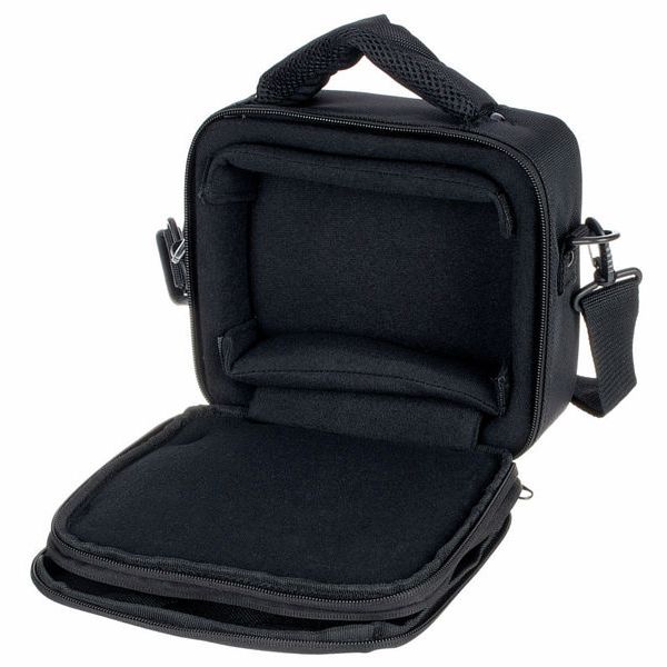 Roland R-07 black Bag Bundle