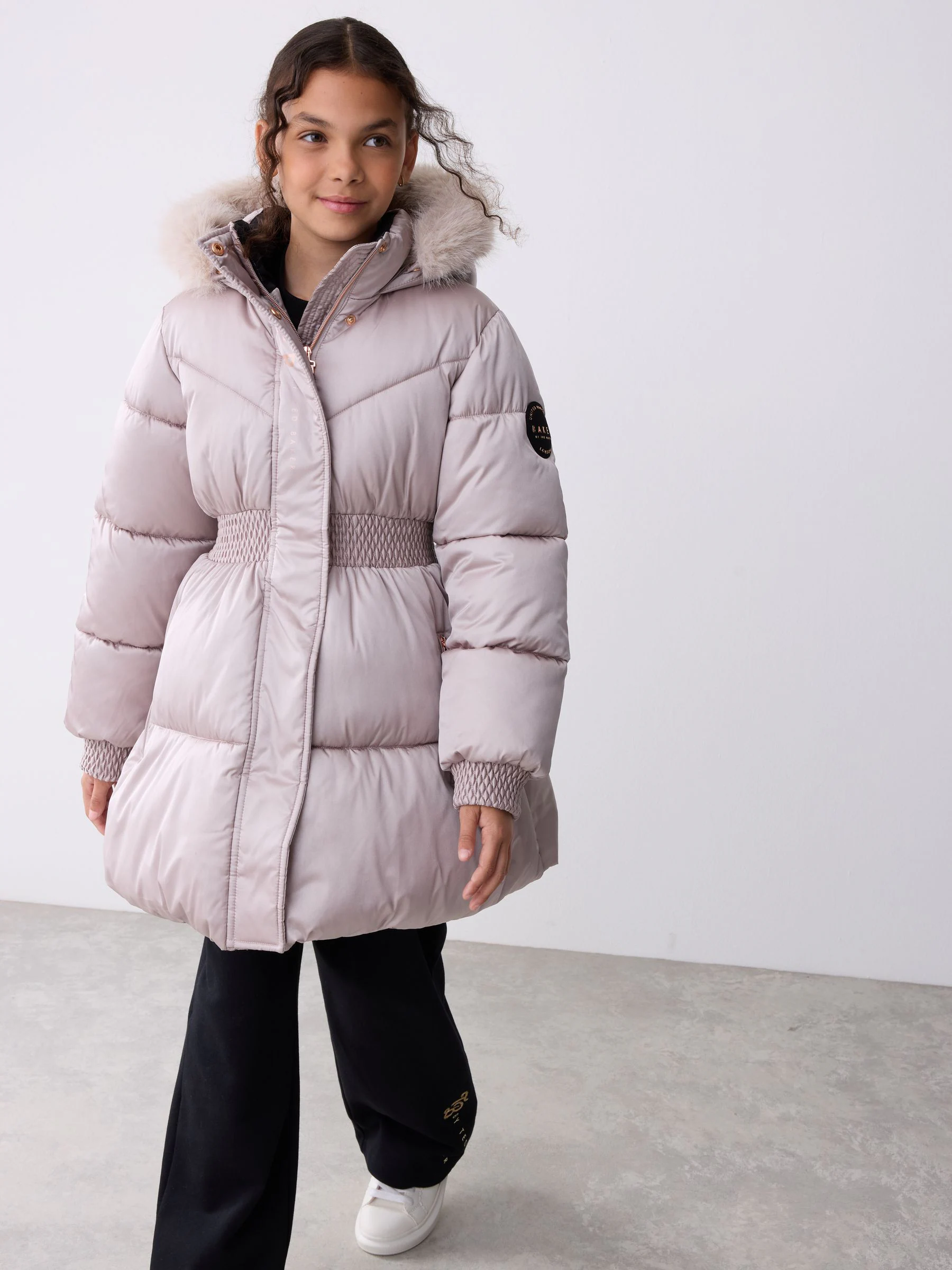 Oesterkleurig - Baker by Ted Baker - Regenbestendige gewatteerde zwarte jas met rok