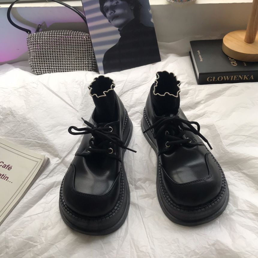 DURAC - Veterschoenen van imitatieleer met plateauzool