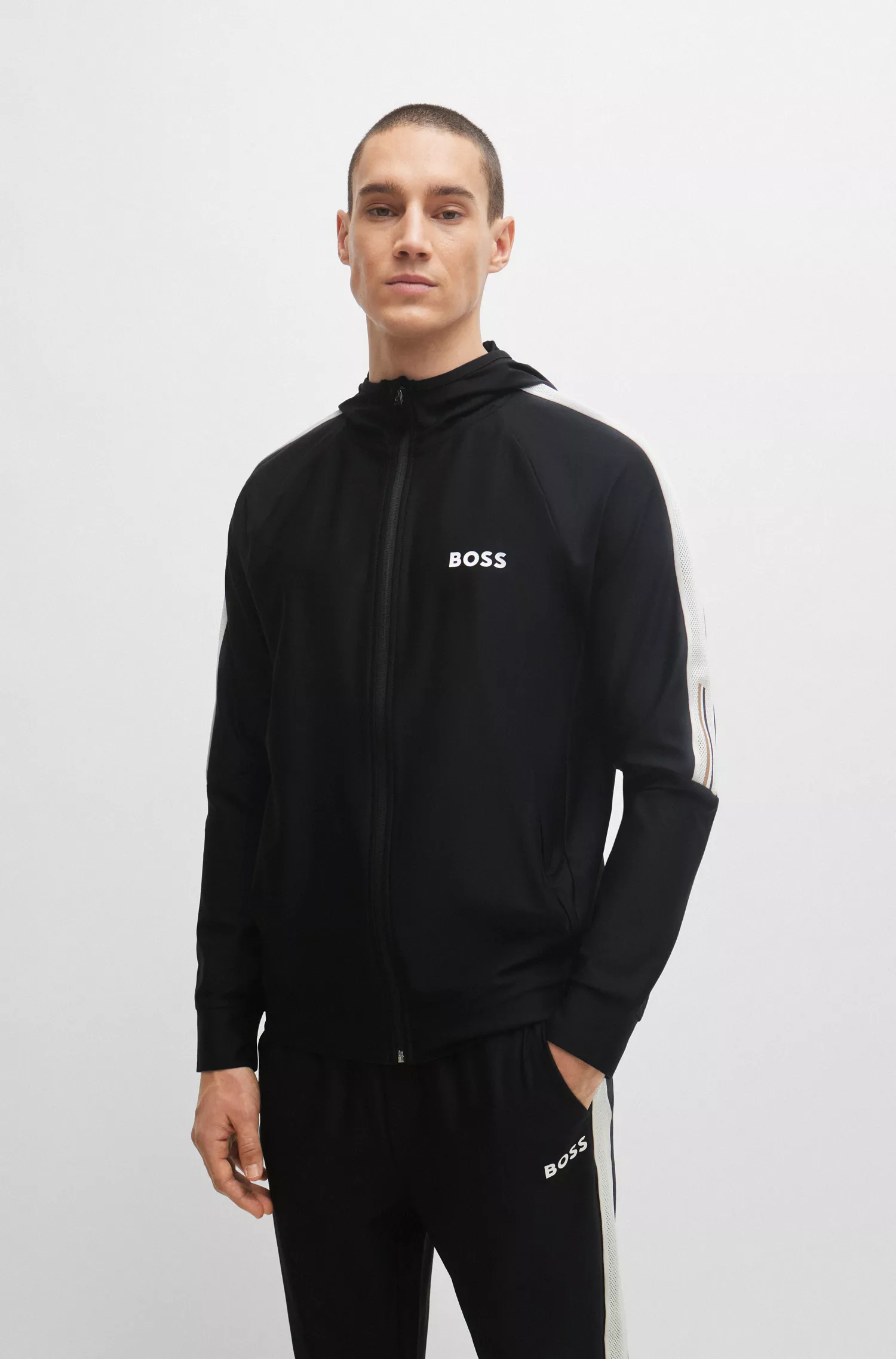 BOSS Green - BOSS x MATTEO BERRETTINI Moletom com zíper e modelagem regular com estampa de listras exclusivas.