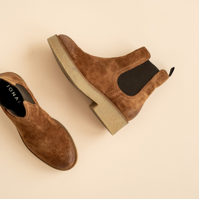 Boots cavalières à bouts ronds et semelles épaisses  croute cognac