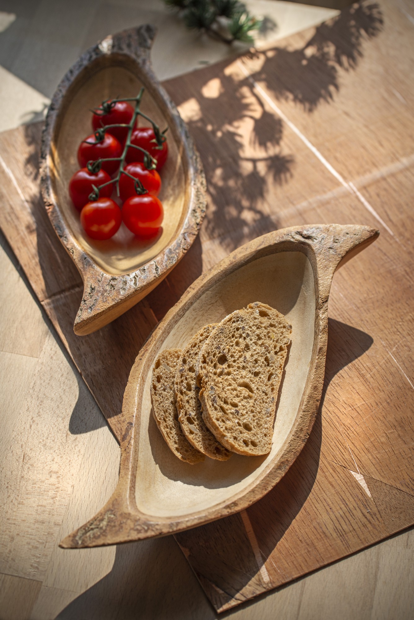 Schale in Blattform, Mangoholz, natur, T 9 cm, B 26 cm, H 4 cm von fischer's lagerhaus