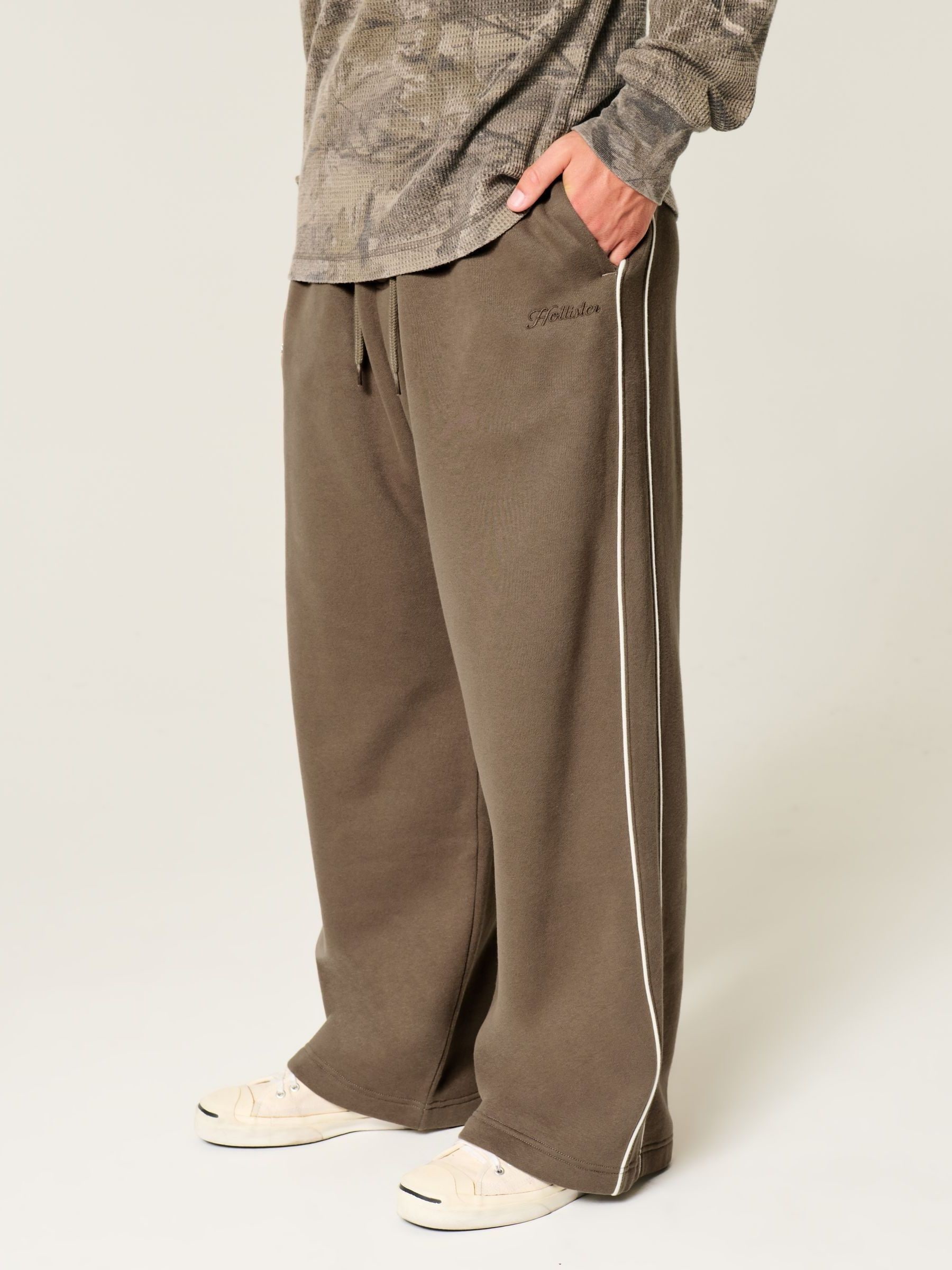 Hollister Natural Super Baggy Joggers