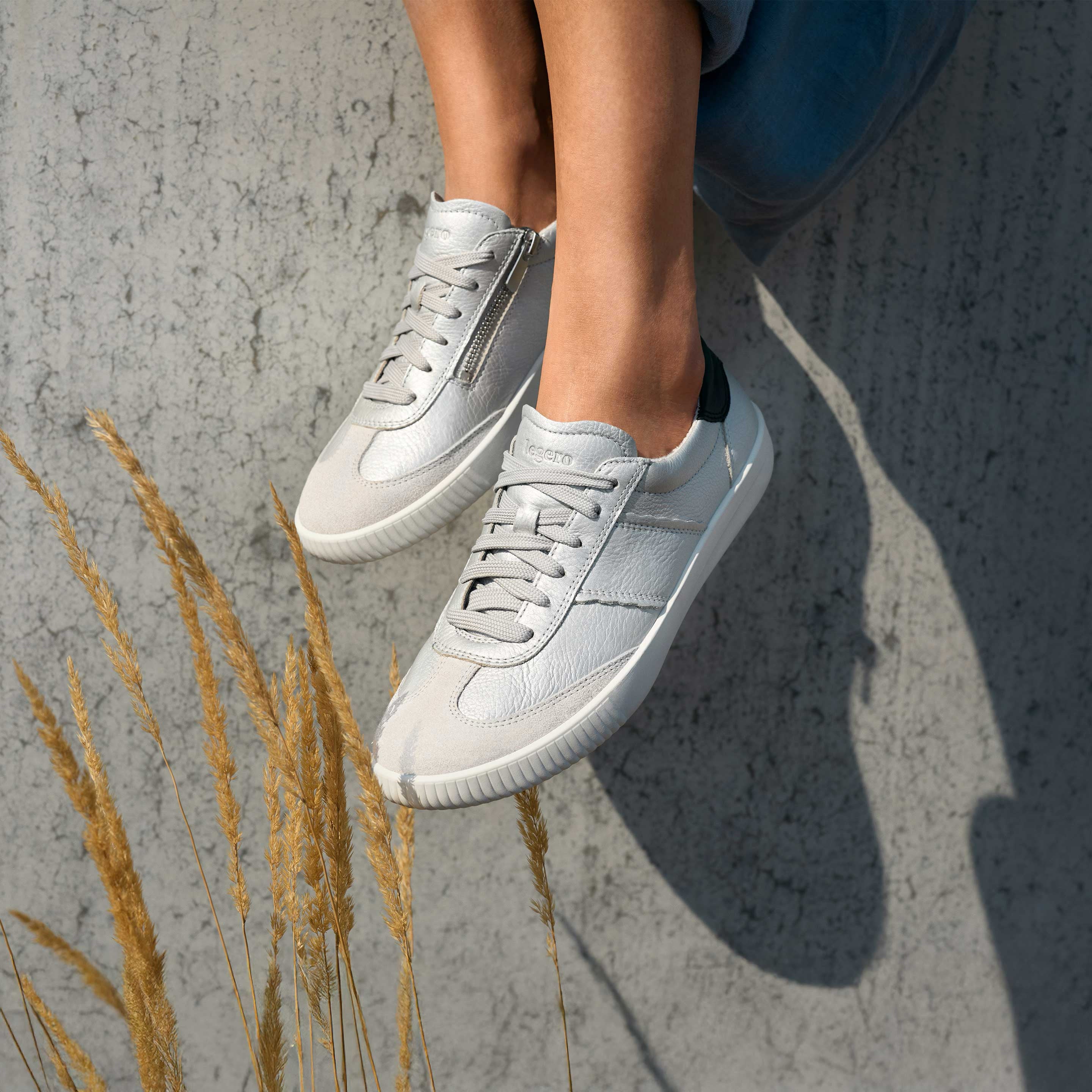 legero SILENCE Damen  Sneaker low mit Schnürung - Farbe: Metallic Silber - Größe: 4.5