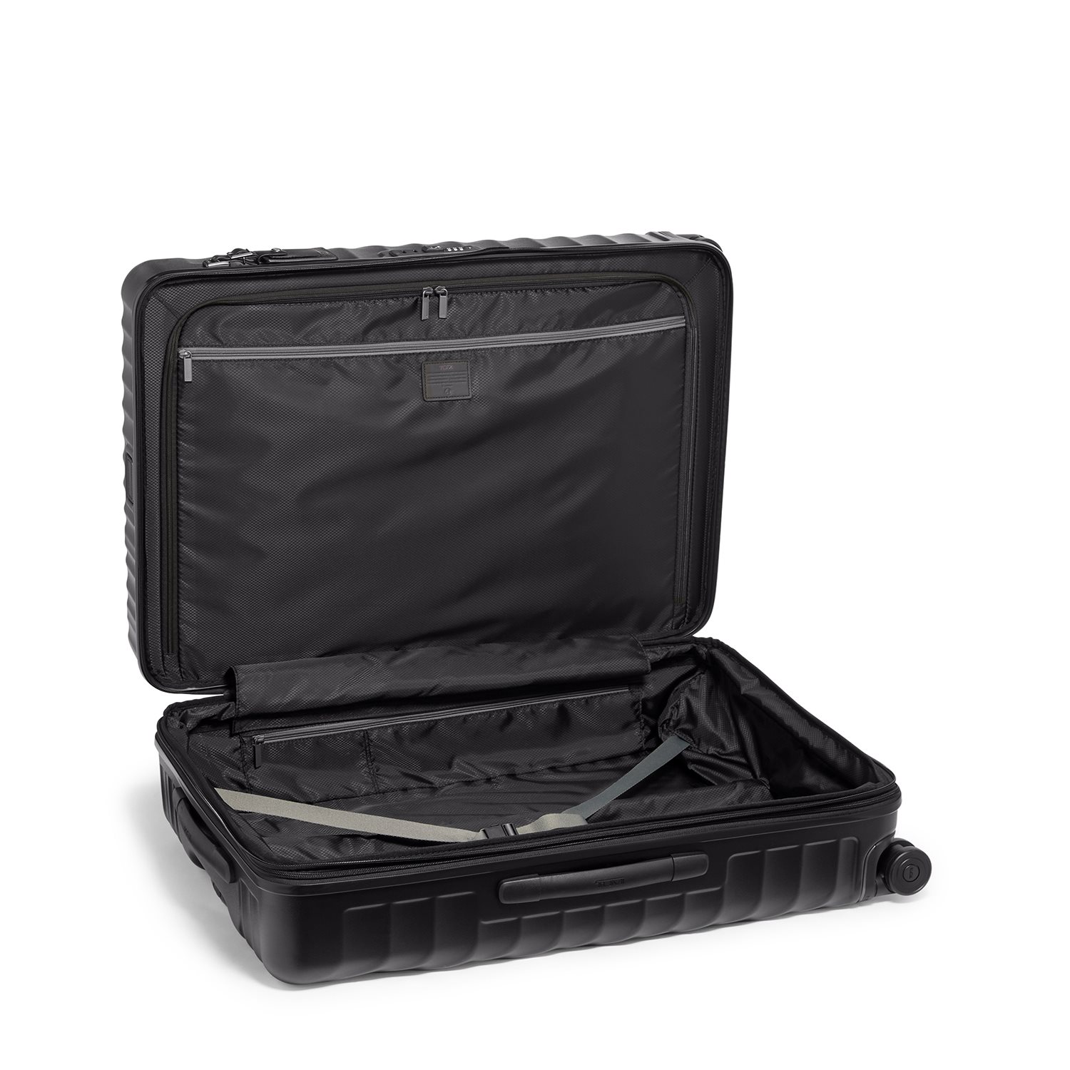 Tumi 19 Degree Ext Trip EXP 4 Whl P/C black texture