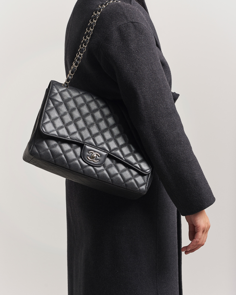 Chanel Pre-Owned Classic Single Flap Maxi Black Caviar