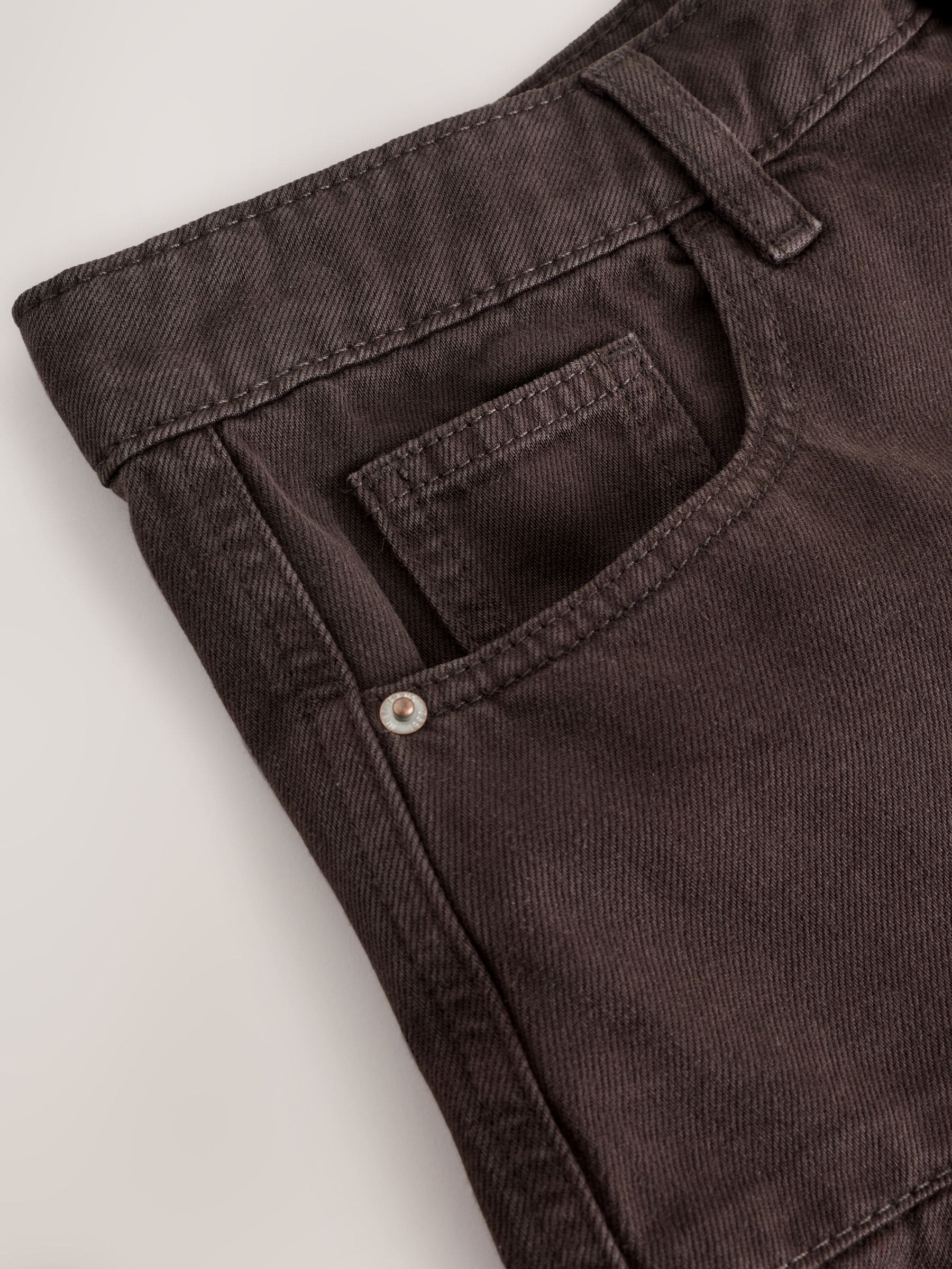 Chocoladebruin - Geplooide denim minirok