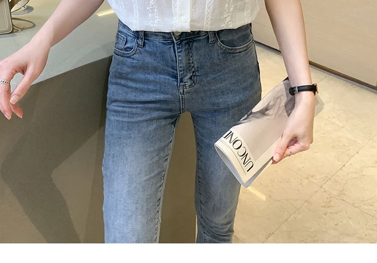 Tel tot 10 - Blouse met korte mouwen, V-hals en effen kant