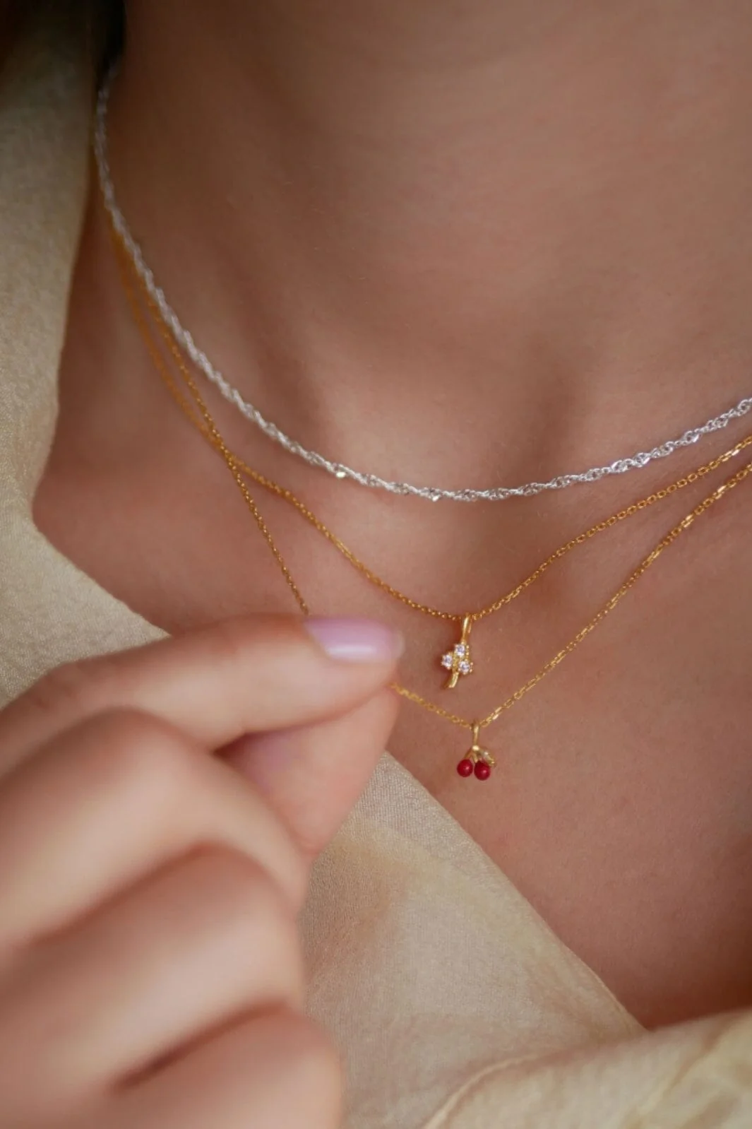 Enamel Copenhagen Necklace, Cherry coral