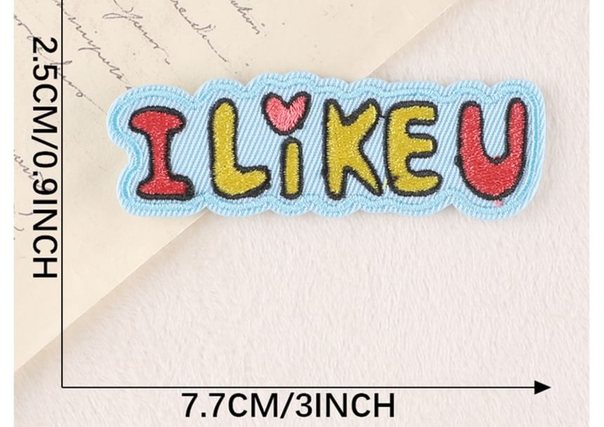 Embroidery Kingdom - Geborduurde applicatie met letters (verschillende ontwerpen)