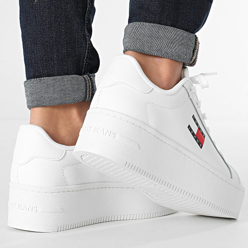Baskets Femme Flatform Essential 2518 White