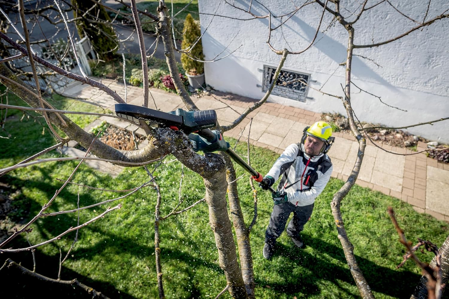 metabo Akku-Gehölzsäge MS 18 LTX 15-18V, 15 cm Schwertlänge - Ideal für Baumschnitt und Grünschnitt, hohe Kettengeschwindigkeit - Leicht und handlich